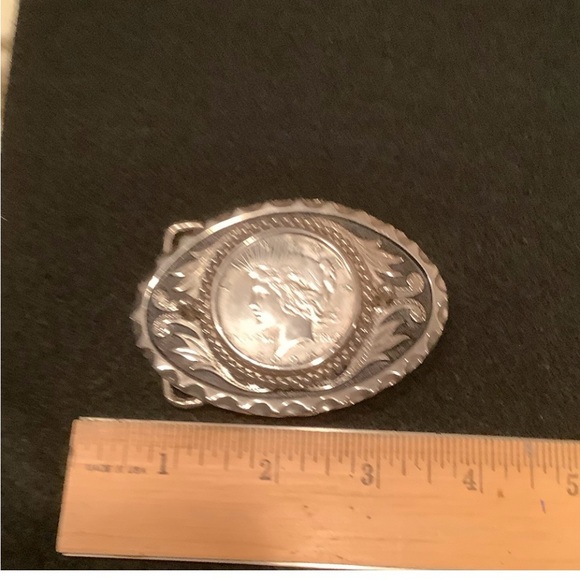 1925 Peace Dollar on white metal belt buckle bezel mount - Picture 7 of 10